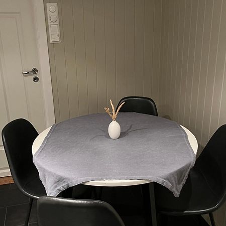 Sjarmerende Hus I ヴェネスラ エクステリア 写真