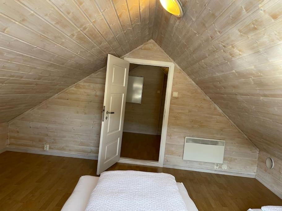 Sjarmerende Hus I ヴェネスラ エクステリア 写真