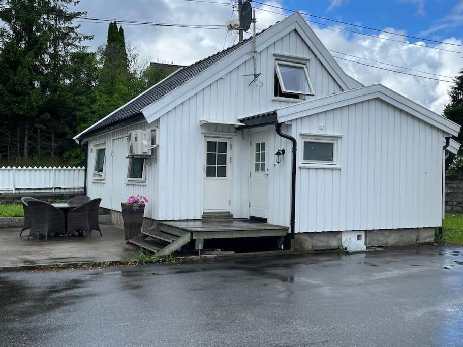 Sjarmerende Hus I ヴェネスラ エクステリア 写真
