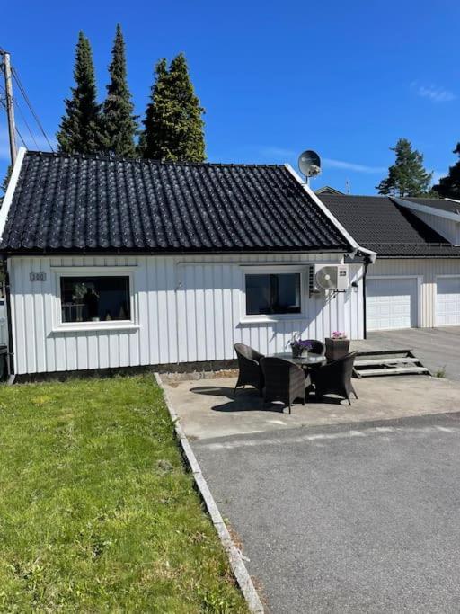 Sjarmerende Hus I ヴェネスラ エクステリア 写真
